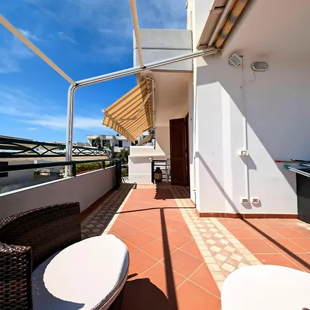 Holiday home Oikia Vacanze S Cesarea Casa Rosa Su Santa Cesarea Terme