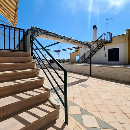 Holiday home Oikia Vacanze S Cesarea Casa Rosa Su Santa Cesarea Terme