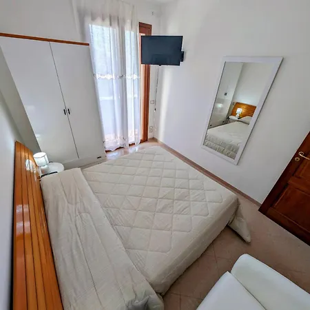Oikia Vacanze S Cesarea Casa Rosa Su