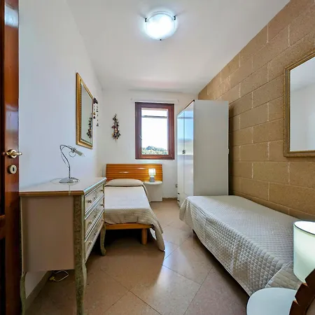 Oikia Vacanze S Cesarea Casa Rosa Su Holiday home