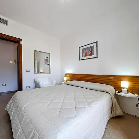 Oikia Vacanze S Cesarea Casa Rosa Su