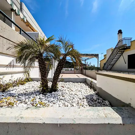 Holiday home Oikia Vacanze S Cesarea Casa Rosa Su *
